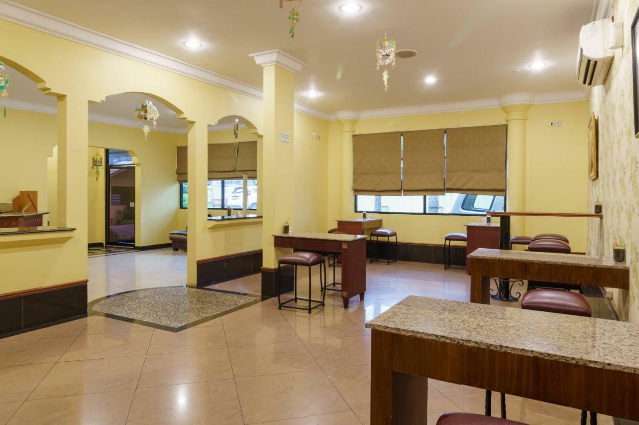 Reddoorz Plus Near Ancol Jakarta Buitenkant foto