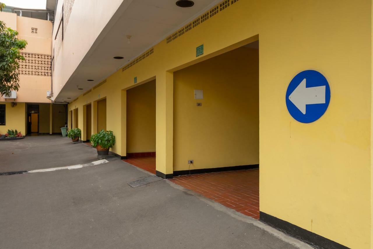 Reddoorz Plus Near Ancol Jakarta Buitenkant foto